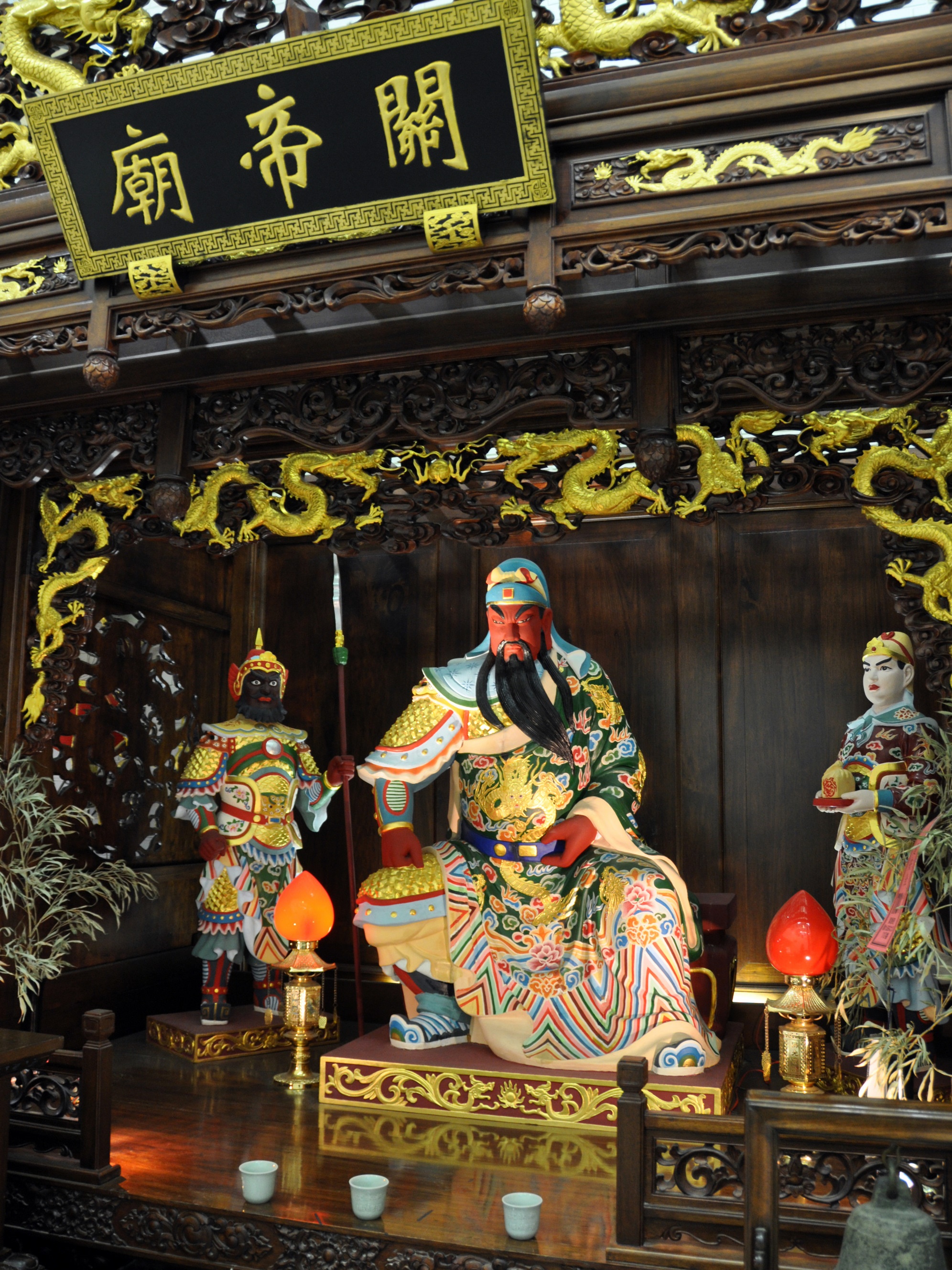 altar_at_the_temple_of_guandi_a_chinese_temple_in_osaka